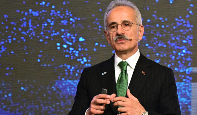 Bakan Uraloğlu duyurdu: Halkalı-İstanbul Havalimanı arası 30 dakikaya iniyor!
