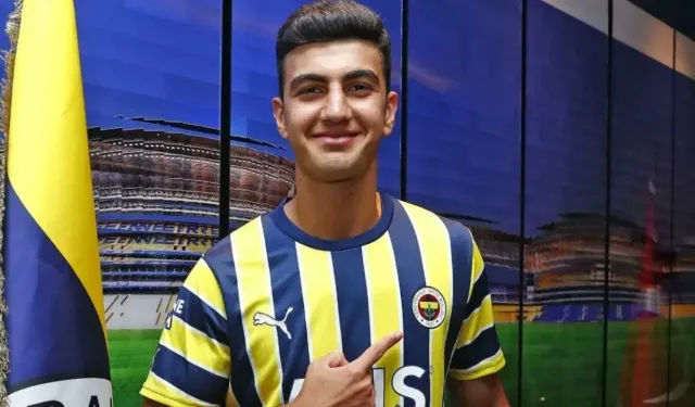 Fenerbahçe'de Yiğit Efe Demir yolcu! Eli kulağında