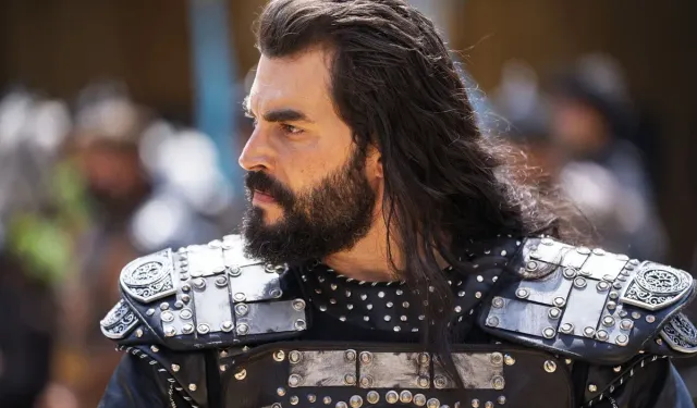 Akın Akınözü’nü böyle görmediniz! Sultan olmak için 5 ay boyunca neler yaptı neler