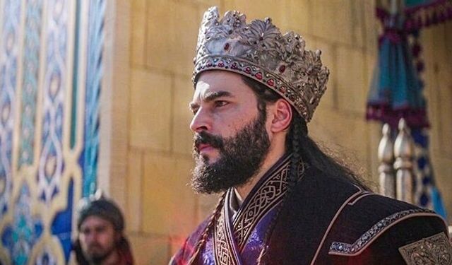 Akın Akınözü ve Simay Barlas’lı Aşk ve Taht’tan ilk fragman geldi