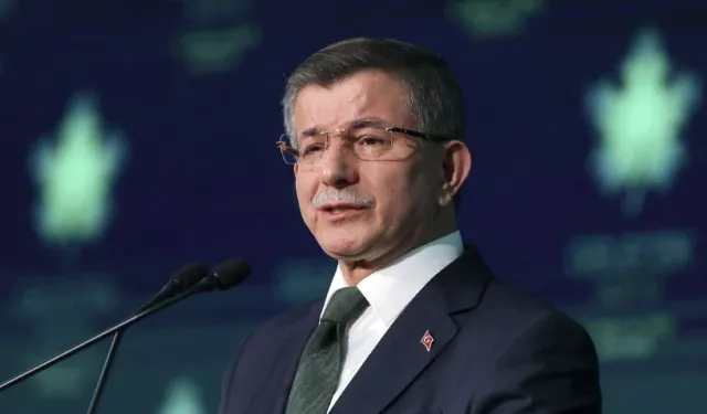 Türk siyasetinde bir dönem kapandı! Ahmet Davutoğlu’nun partisi resmen feshedildi