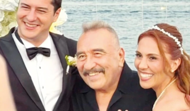 Nikahına yetişememişti! Ümit Besen'in kızı Ezgi Besen'in düğününde duygu dolu anlar