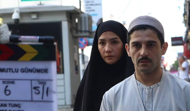 Aybüke Pusat'tan kariyerinde ilk! 'En Mutlu Günümde'den ilk kareler geldi