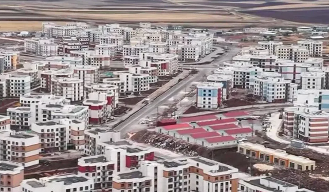 Deprem bölgesinde yaralar sarılıyor: 450 bini aşkın yeni yuva sahiplerine kavuştu!