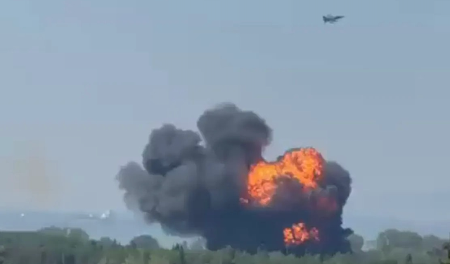 Yalova’da askeri eğitim uçağı düştü: F-16 pilotu paraşütle atlayarak kurtuldu