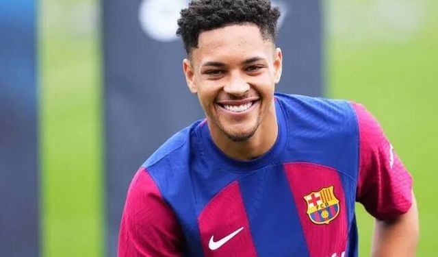 Galatasaray'a Vitor Roque freni! İstenen rakam masadan kaldırdı