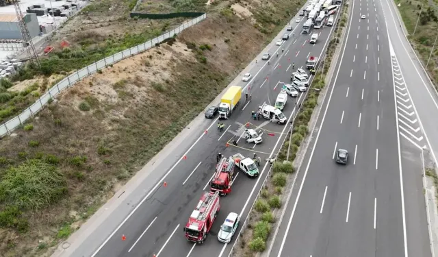 Kuzey Marmara Otoyolu'nda can pazarı! Otomobil ile kamyon çarpıştı: 2 ölü, 6 yaralı