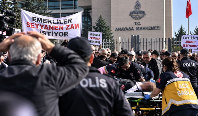 Seyyanen zam için eyleme gelen emekli polis kendini vurdu: AYM önünde şoke eden olay