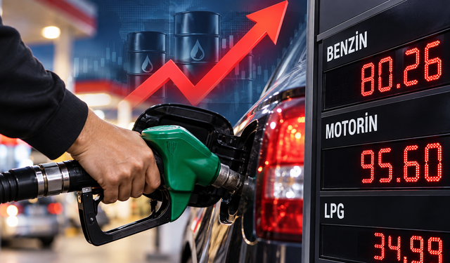 Motorine tek gecede 6,62 TL zam! Akaryakıtta tabela değişti, 100 TL sınırı yaklaştı