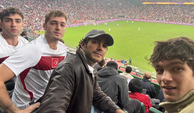 Altı Üstü İstanbul oyuncuları bu kez sette değil tribündeydi! Ay-yıldızlı gece