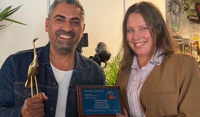 At Üstünde filmine çifte sevinç! Bülent Polat ödülünü aldı, yeni festival kapısı açıldı