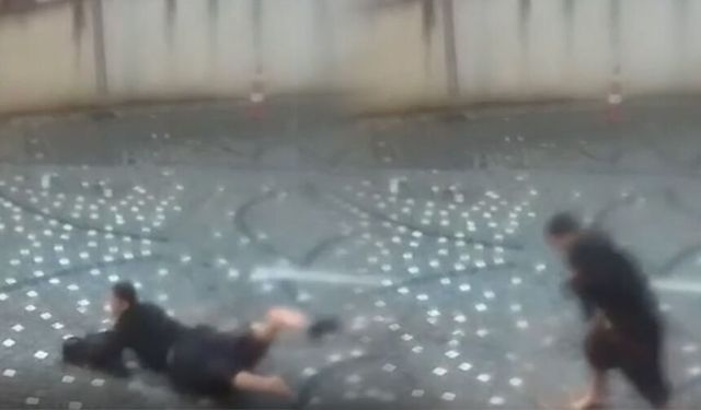 Kamera anbean kaydetti: İstanbul'daki selde kahreden ölüm!