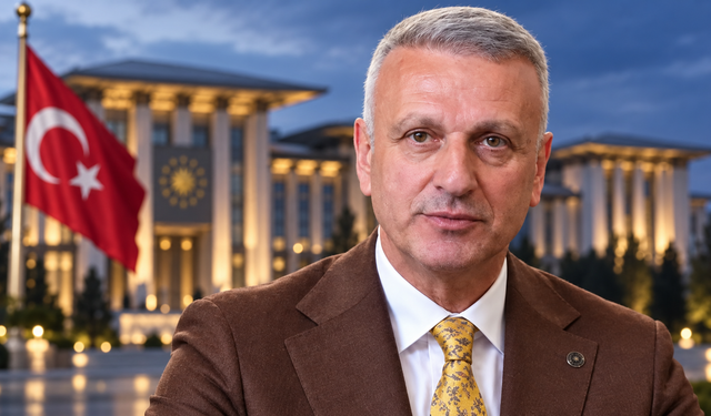 Oktay Saral’dan istifanın ardından profil rötuşu! Biri gitti, diğeri değişti