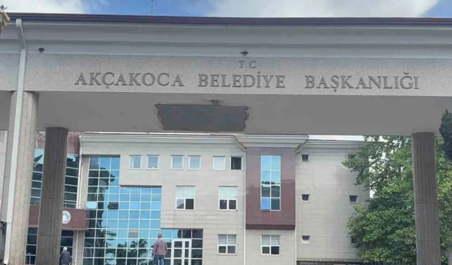 Görevden uzaklaştırılan Akçakoca Belediye Başkanı’nın davasında yeni gelişme