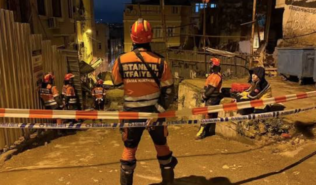 Beyoğlu’nda 4 katlı metruk bina çöktü: Enkazda inceleme tamamlandı