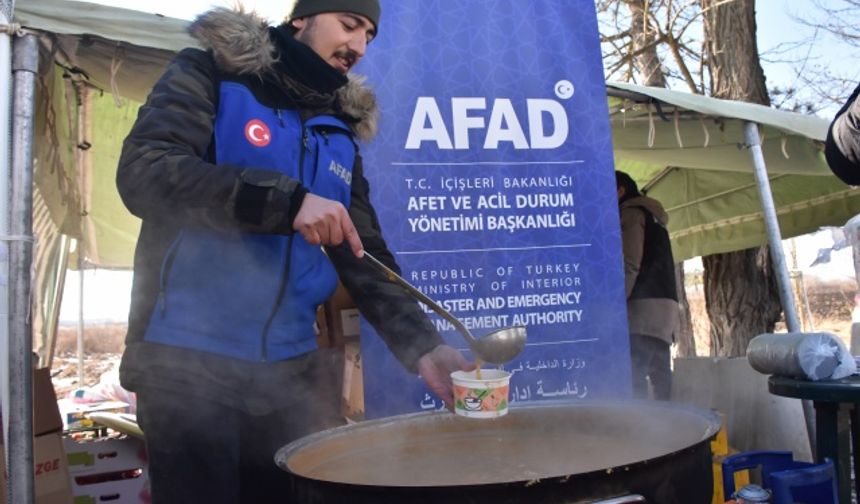 AFAD'tan Ukrayna sınırında savaş mağdurlarına çorba ikramı