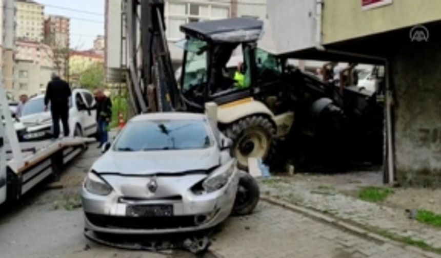 Ümraniye'de kayan kepçe, 4 araca zarar verdi