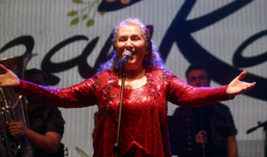 Suzan Kardeş, Hıdırellez Bayramı konserlerine başladı