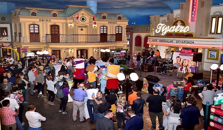 ‘Büyüklere KidZania’ kapılarını 21 Eylül’de açıyor