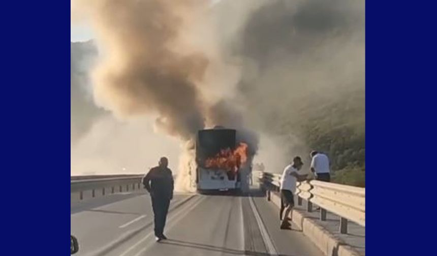 Yolcu otobüsü alev alev yandı