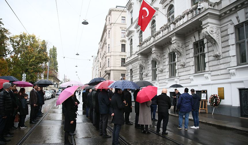 Viyana’da Ermeni teröristlerce şehit edilen Büyükelçi Tunalıgil anıldı