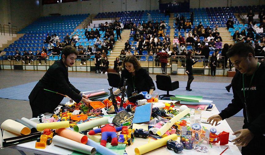 Eskişehir'de "kötü robotlar" yarışması düzenlendi