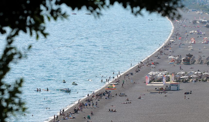 Antalya'da kasımda deniz keyfi