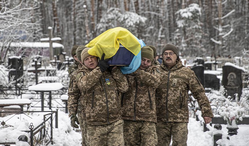 Ukrayna'da çatışmada ölen askerin son yolculuğu