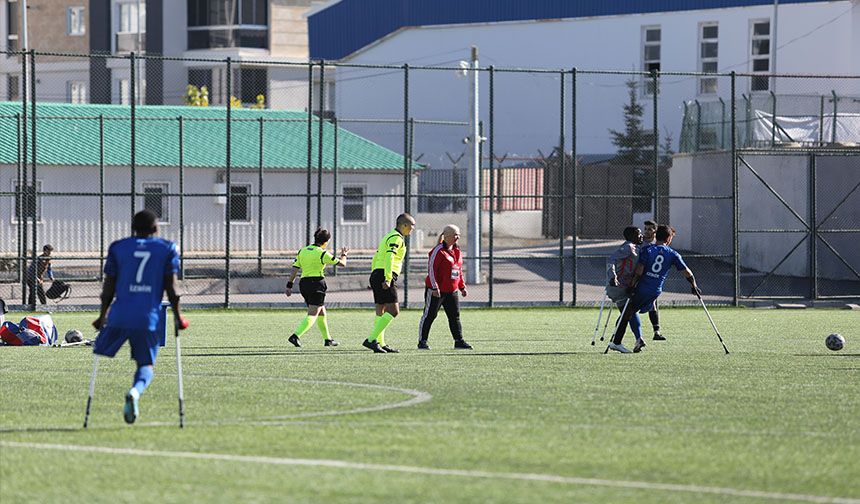 Kadın antrenör, ampute kadın futbol takımı kurmak için çalışmalara başladı