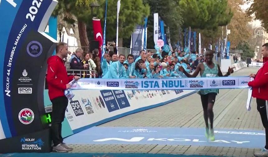 44. İstanbul Maratonu'nu erkeklerde Kenyalı Robert Kipkemboi kazandı