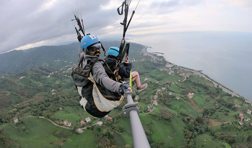 7 yaşında yamaç paraşütü ile uçuş heyecanı yaşadı