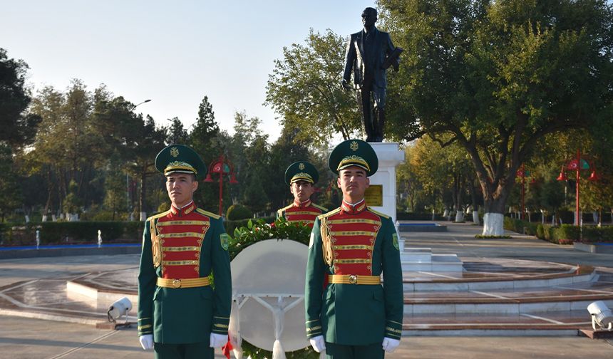 Büyük Önder Atatürk Türkmenistan’da anıldı