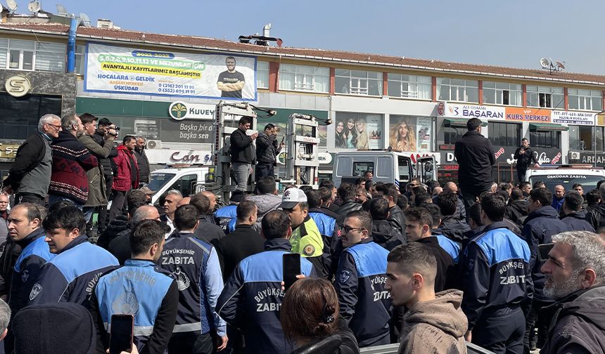 İBB ile Üsküdar Belediyesi zabıtaları arasında platform gerginliği