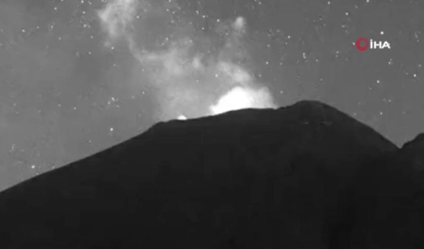 Meksika’daki Popocatepetl Yanardağı’nda 7 patlama