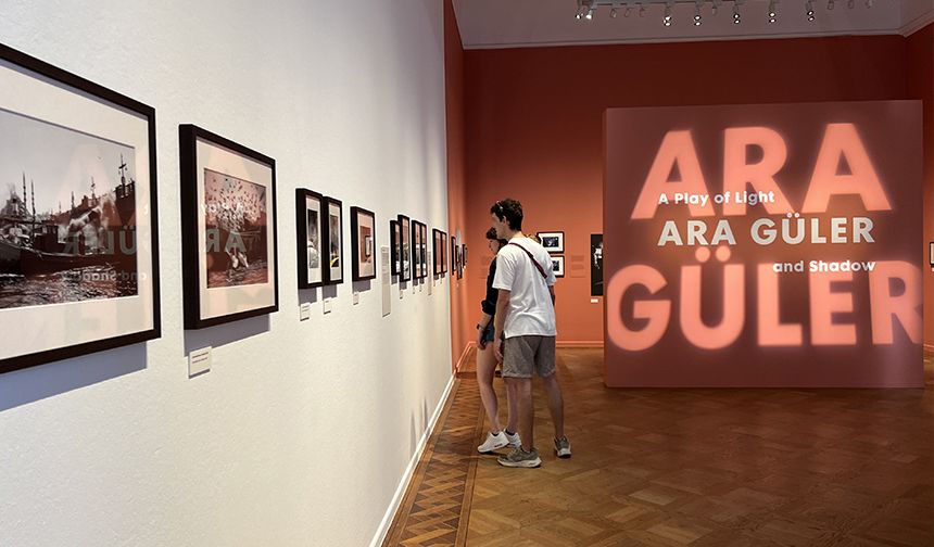 Hollanda'da Ara Güler fotoğraf sergisine yoğun ilgi!