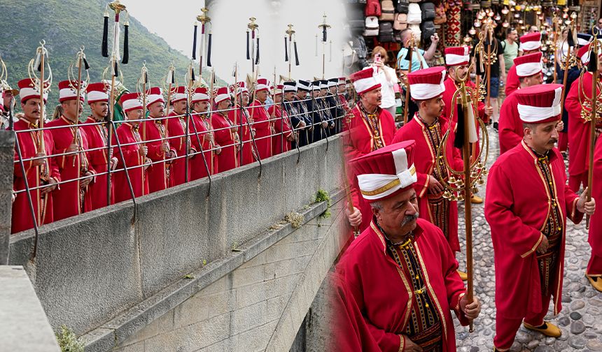 Mehteran Birliği Mostar Köprüsü'nde konser verdi