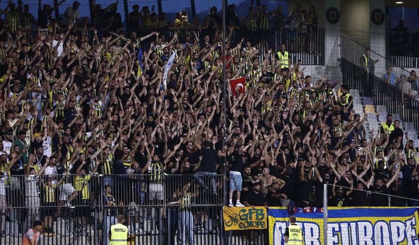 Maribor - Fenerbahçe taraftarı birbirine girdi! İşte o anlar