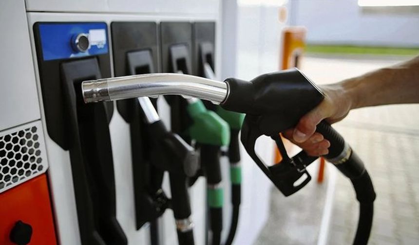 Fiyatı yerinde durmuyor, tarih belli oldu: Motorine bir zam daha!