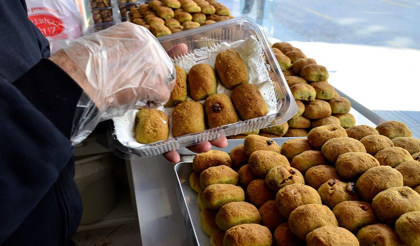 Ramazan sofralarının vazgeçilmez tatlısı: "Kerebiç"