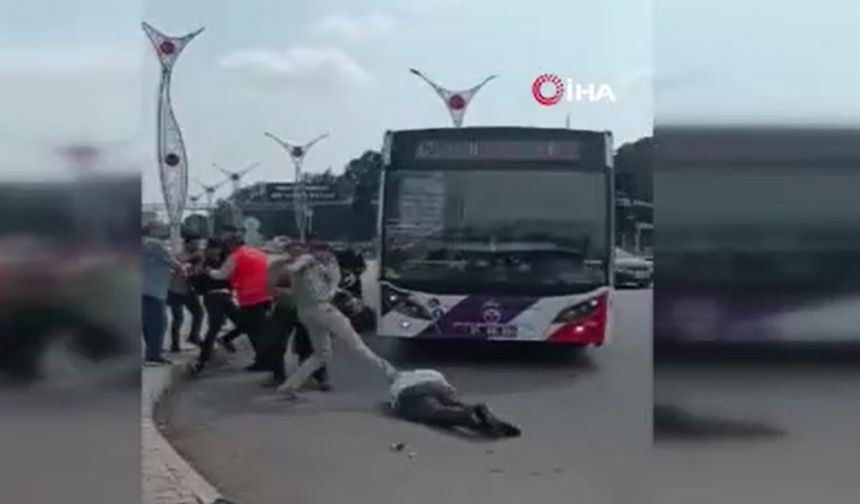 Adana yine şaşırtmadı! Otobüs şoförünü fena dövdüler