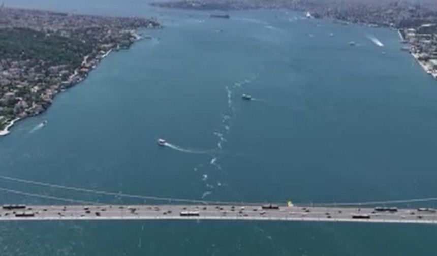 İstanbul Boğazı'nda köpük paniği