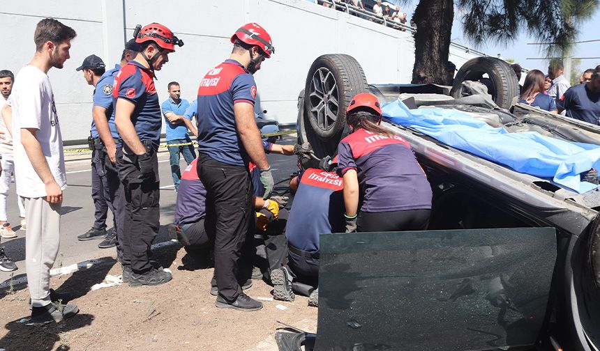 İzmir'deki kazada can pazarı: 3 ölü, 2 yaralı