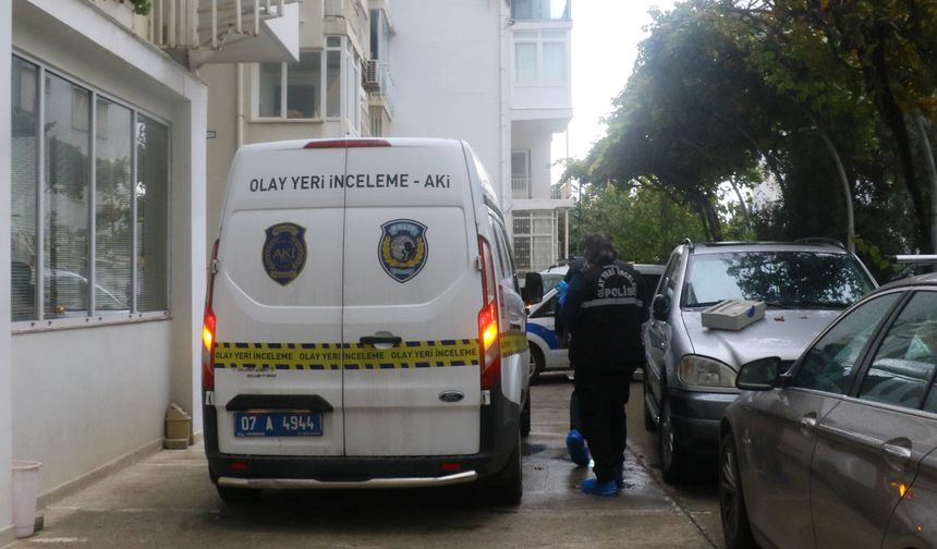 Antalya'da yalnız yaşayan yaşlı adam evde ölü bulundu