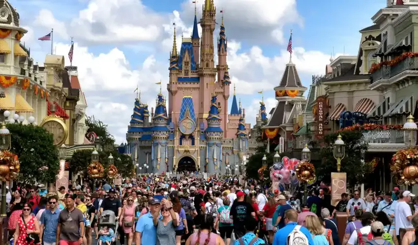 Disney’de yaralanan kadın 2 milyon dolarlık dava açtı