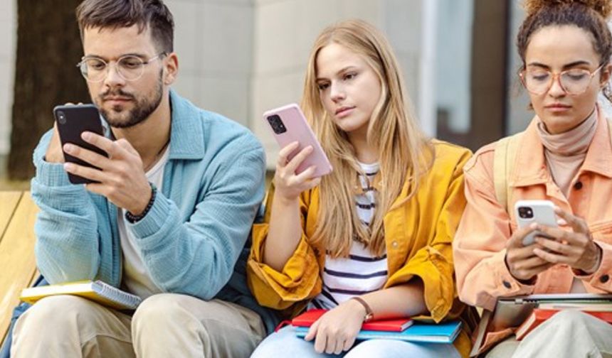 Uzmanı uyardı: Gençlerin yeni korkusu ‘Fomo’