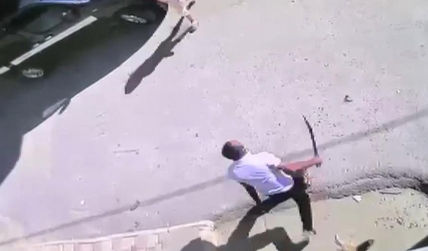Palalı saldırgan kamerada: Çöp yüzünden 3 kişi hastanelik oldu