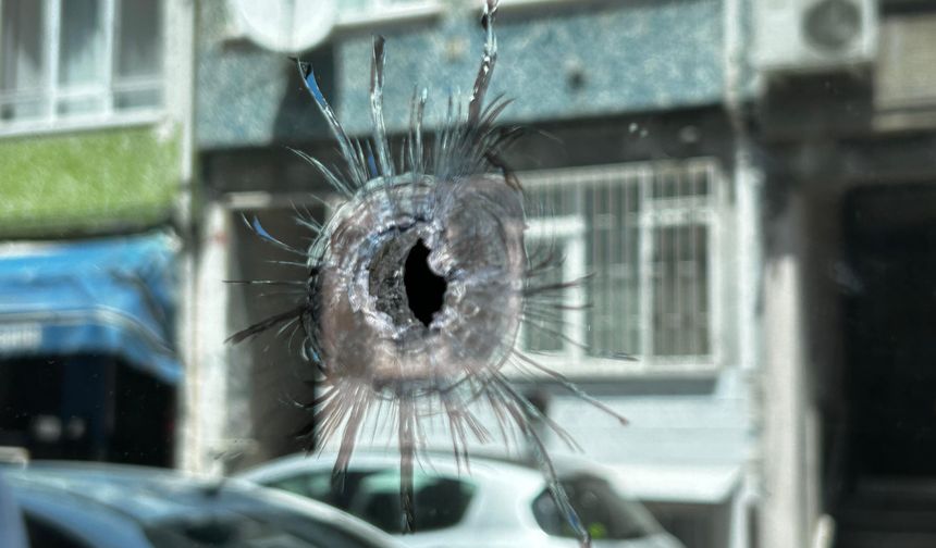 Silahlı saldırganlar iş başında: 1 ev, 4 iş yeri kurşunlandı