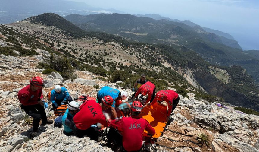 Fethiye'de yola düşen İsviçreli yamaç paraşütçüsü öldü