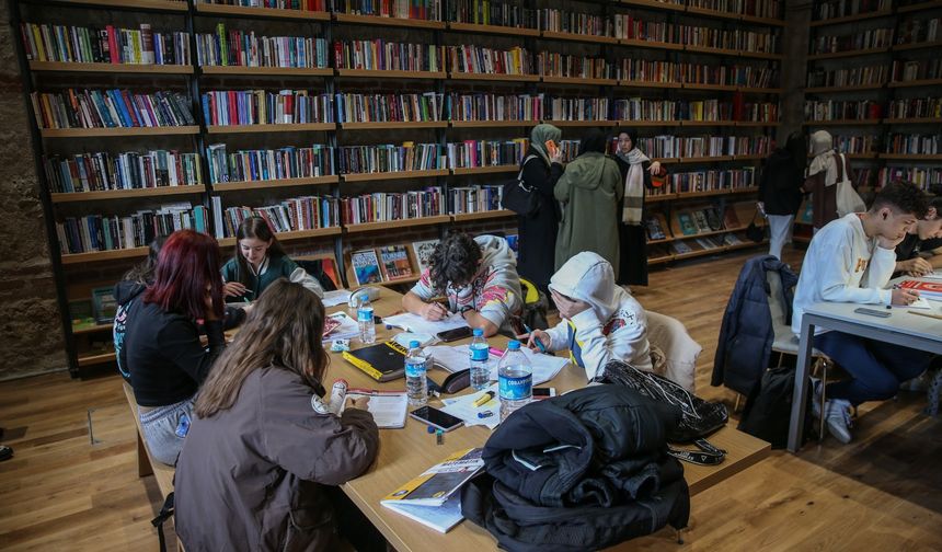 Türkiye’de kütüphaneler dönüşüyor: 1.301 kütüphane, 38,7 milyon kullanıcı