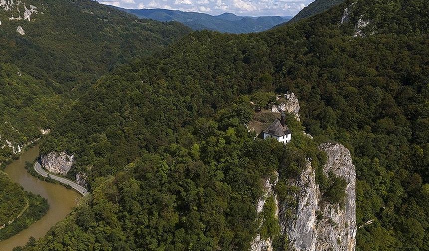 Bosna Hersek'teki "fethin simgesi" Kuşlat Camisi 5 asırdan fazladır ayakta